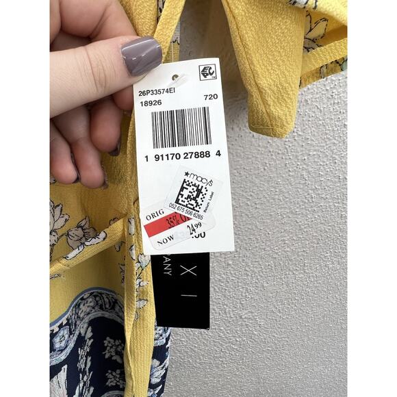 NWTs Trixxi Short Sleeve Yellow and Blue Floral Faux Wrap Romper Size XS - Picture 7 of 16